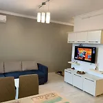 Luca Solid Apartment Mamaia