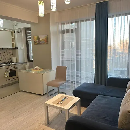 Luca Solid Mamaia